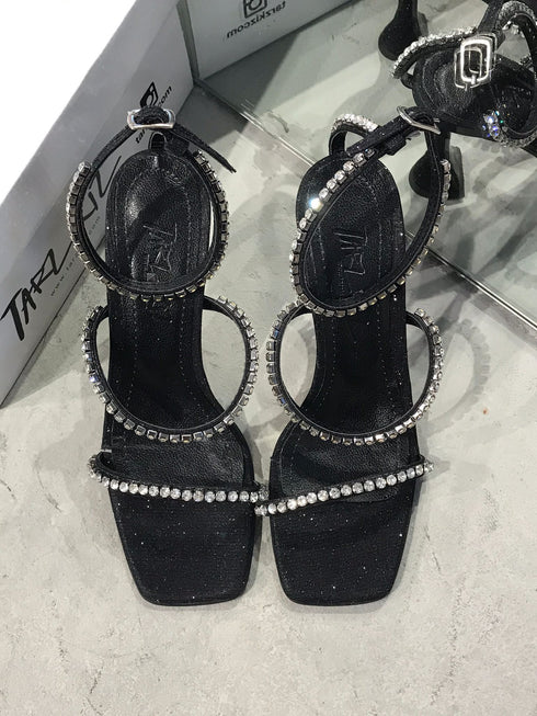 TUVANA SİYAH KRİSTAL TAŞLI TOPUKLU SANDALET